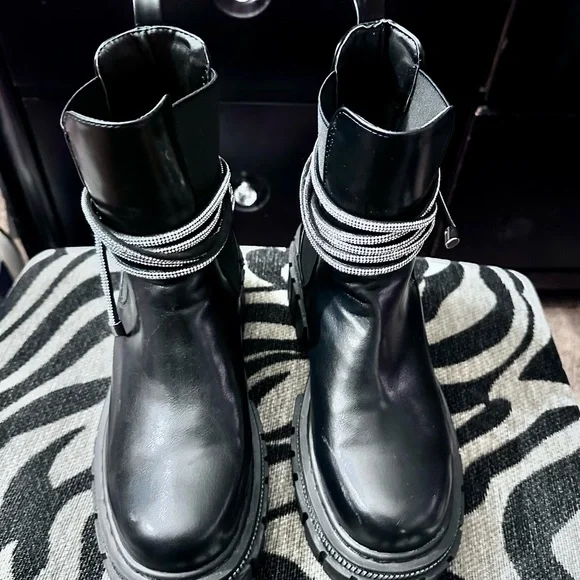 Azalea Wang Black Platform Ankle Boots with Silver Accents - Worn Once - Picture 9 of 12